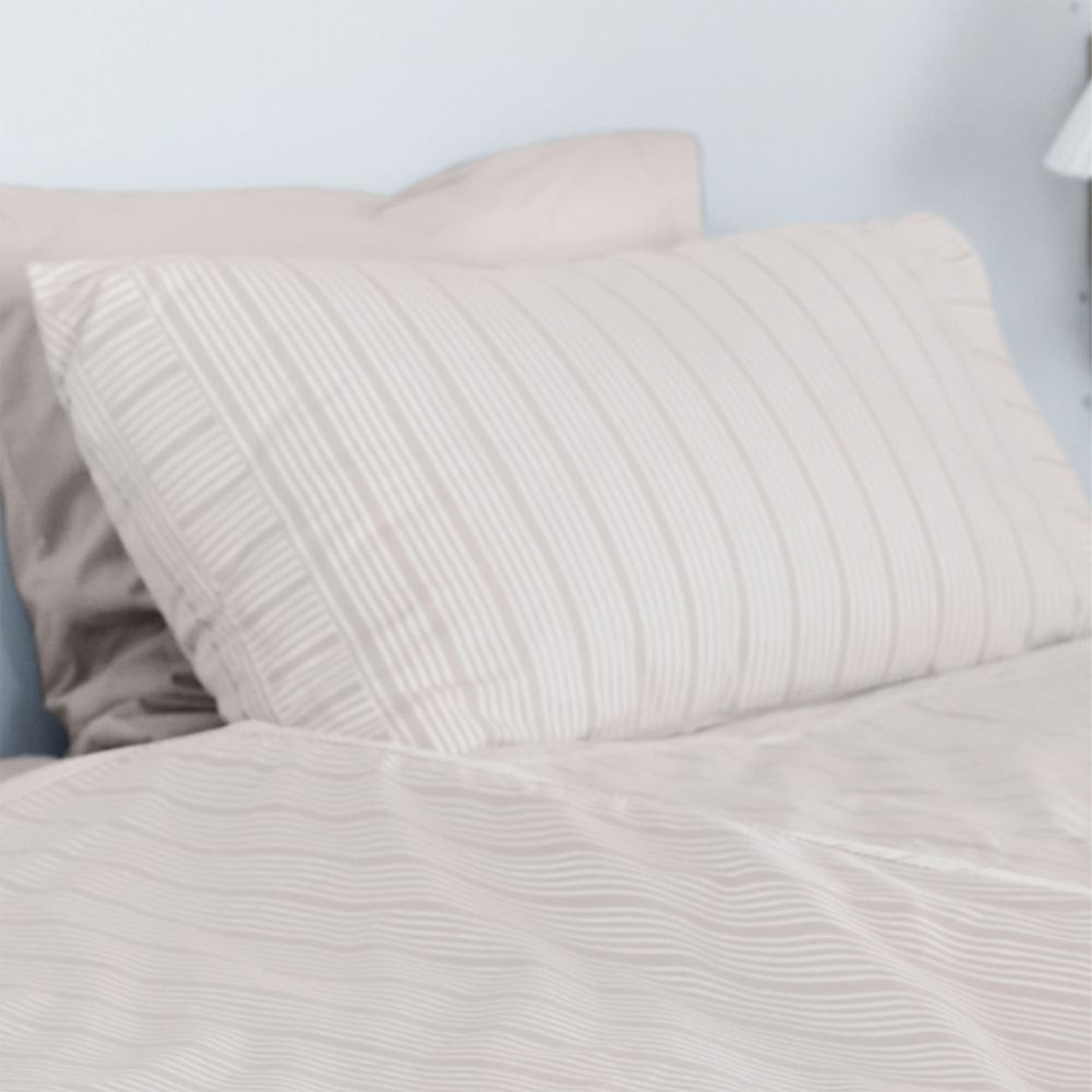 Kissenbezug 63×60 cm – Beige/Sand gestreift